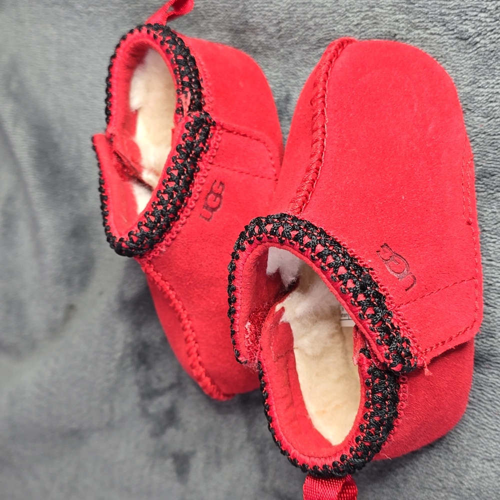 02/03 Brand New Baby Red Uggs
